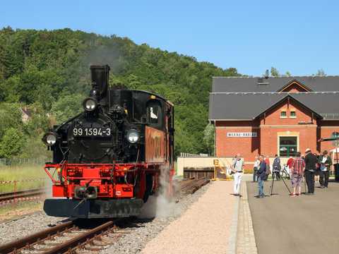 50 Jahre nach Einstellung des Abschnittes Wilkau-Haßlau – Kirchberg kehrte Anfang Juni 2023 die IV K 99 1594-3 an ihren einstigen Einsatzort zurück. | 03.06.2023 | Foto: Uwe Möckel 50 Jahre nach Einstellung des Abschnittes Wilkau-Haßlau – Kirchberg kehrte Anfang Juni 2023 die IV K 99 1594-3 an ihren einstigen Einsatzort zurück.