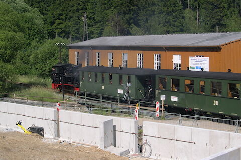 Meppel 99 4511-4 kam zur Überraschung der zahlreichen Gäste am Wochenende 17. und 18. Juli vor den Museumsbahnzügen zum Einsatz.