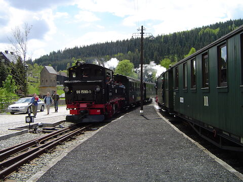 Damit zu Pfingsten der Bahnbetrieb rollen kann, werden vorher noch einmal alle Fahrzeuge einer Inspektion und notwendigen Fristarbeiten unterzogen.