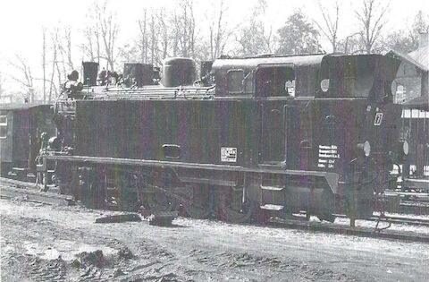 Am 11. März wurde die im Eigentum der Eisenbahnbetriebsgesellschaft (EBG) Prora befindliche Lok 7 (ehemals Mansfelder Bergwerksbahn) in Putbus abgeladen. Sie soll schon bald die vorhandenen Dampfloks auf der RüKB unterstützen.