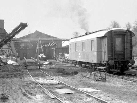 Im Winter 1985 muß ein Heizkesselwagen bei der Dampfversorgung im Bww Löbau aushelfen.